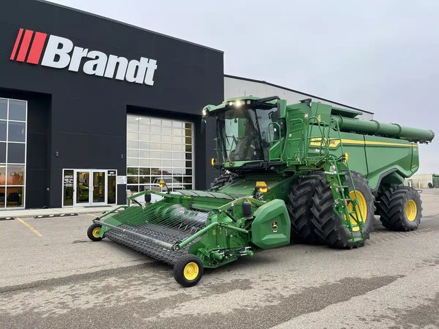 2023 John Deere X9 1000 Batteuse