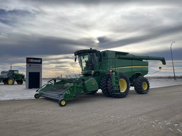 2019 John Deere S780 Batteuse