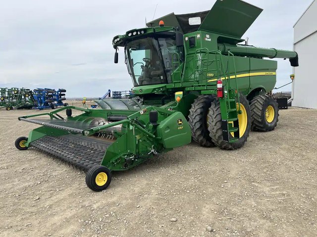 2014 John Deere S680 Batteuse