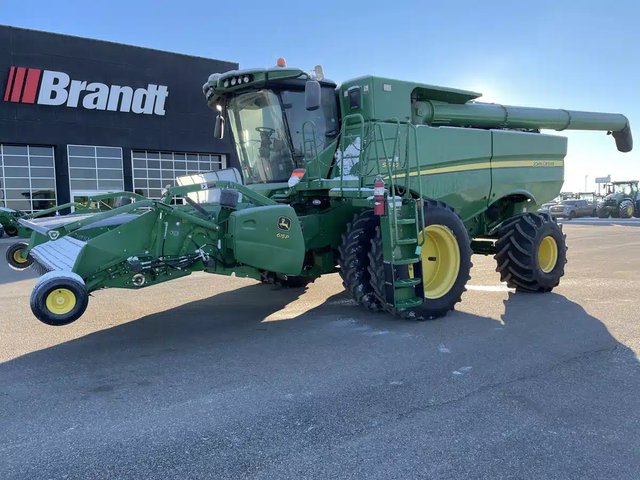 2015 John Deere S680 Batteuse