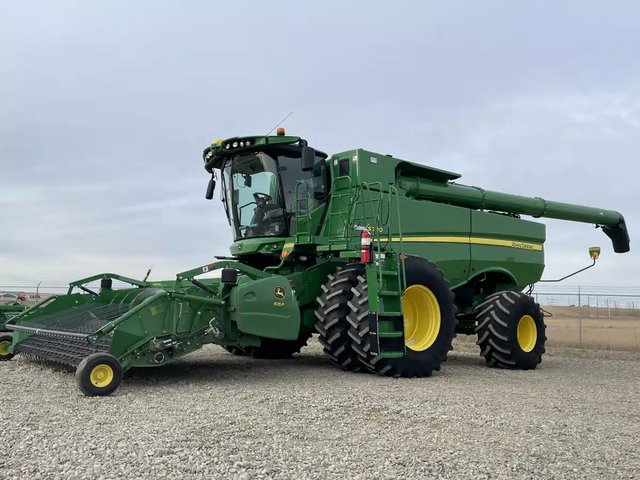 2020 John Deere S780 Batteuse