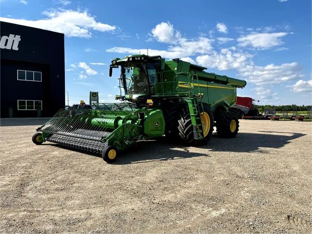 2025 John Deere X9 1100 Batteuse