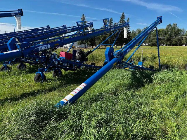 2023 Brandt 837A Vis à grain