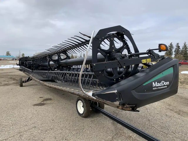 2016 MacDon FD75