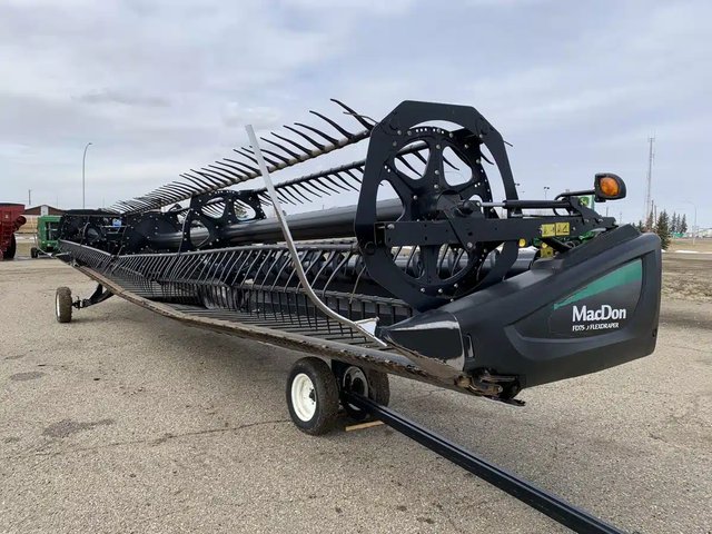 2016 MacDon FD75