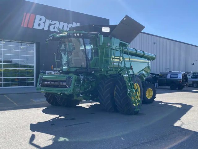 2023 John Deere X9 1000 Batteuse