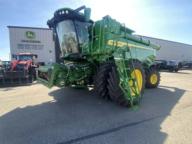2023 John Deere X9 1000 Batteuse