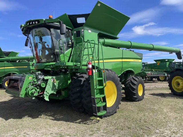 2018 John Deere S790 Batteuse