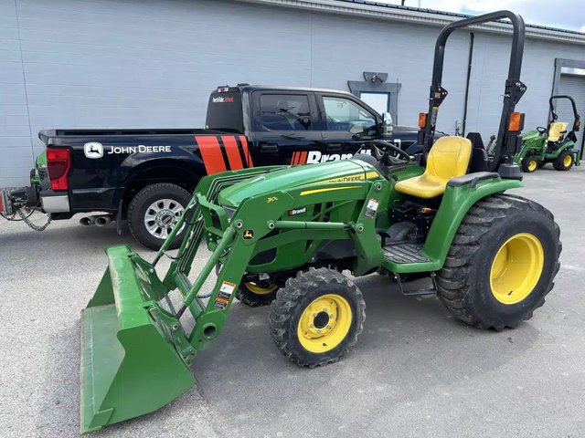2021 John Deere 3032E Tracteur