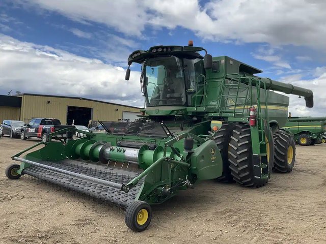 2017 John Deere S680 Batteuse