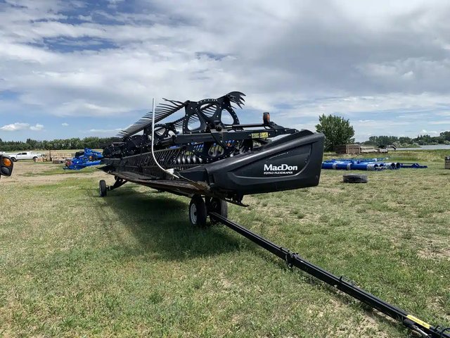 2017 MacDon FD75