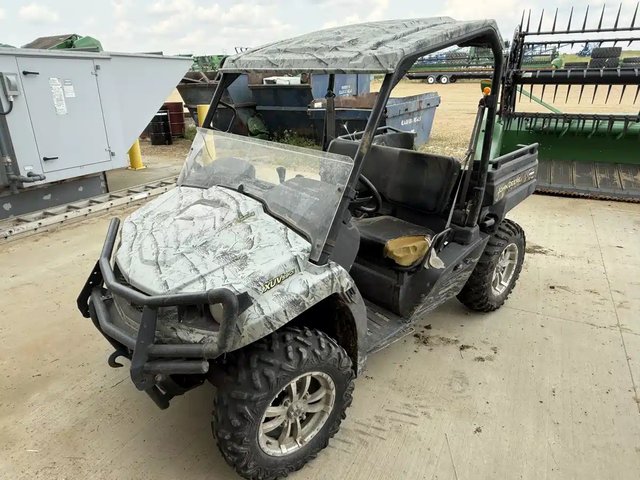 2016 John Deere XUV 590E Véhicule utilitaire