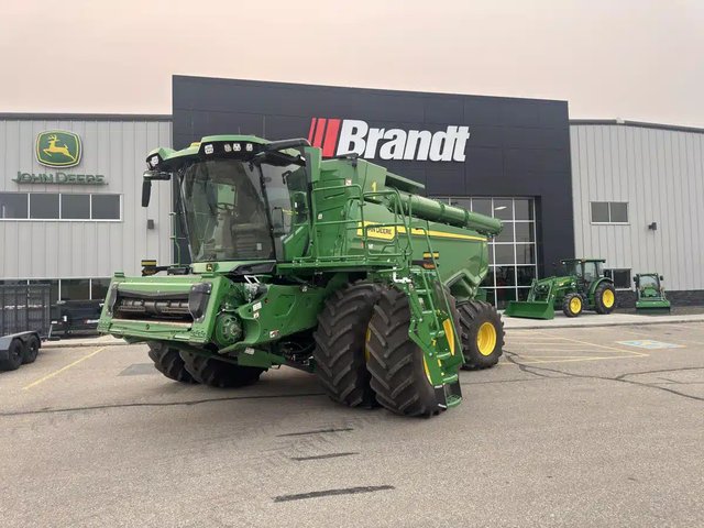 2025 John Deere X9 1000 Batteuse