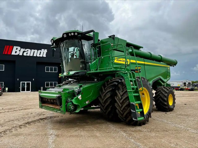 2025 John Deere X9 1100 Batteuse