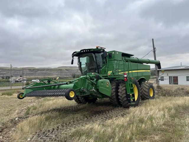 2018 John Deere S780 Batteuse