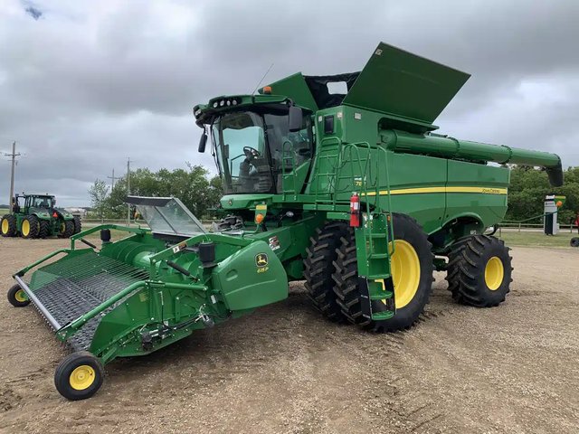 2019 John Deere S780 Batteuse