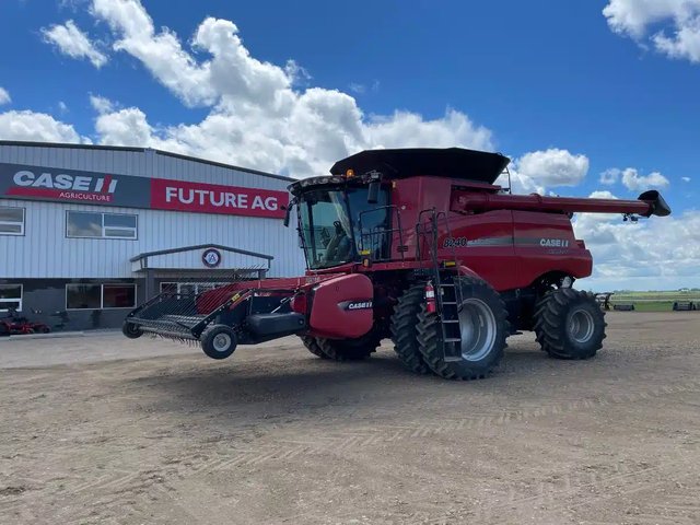2015 Case IH 8240 Batteuse