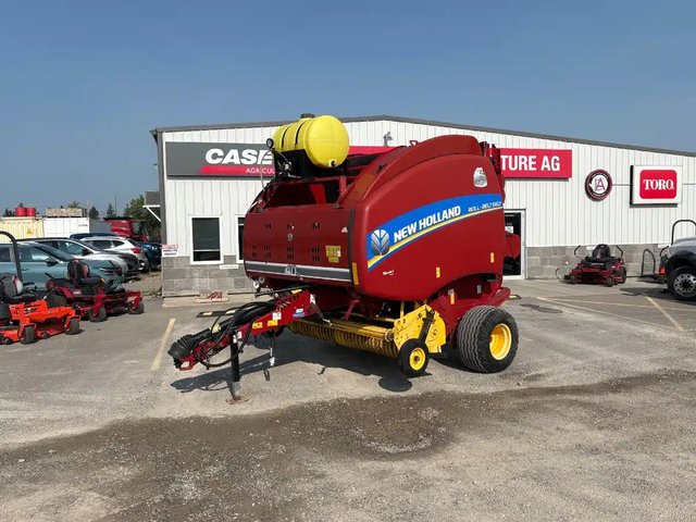 2015 New Holland ROLL-BELT 560 Presse à Balle Ronde