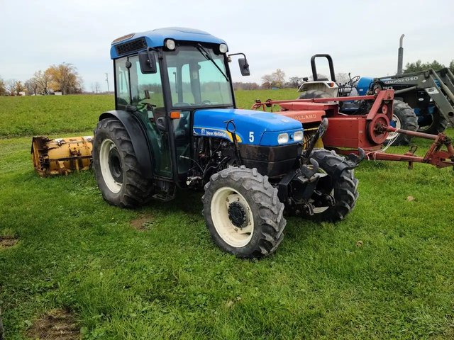 New Holland TN95F Tracteur