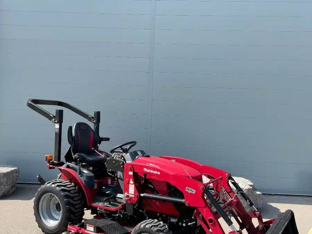2020 Mahindra EMAX 22L HST Tracteur