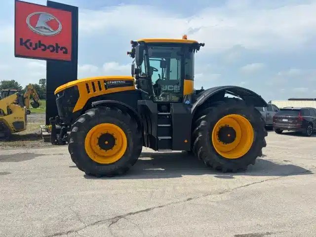 2021 JCB FASTRAC 8330 Tracteur