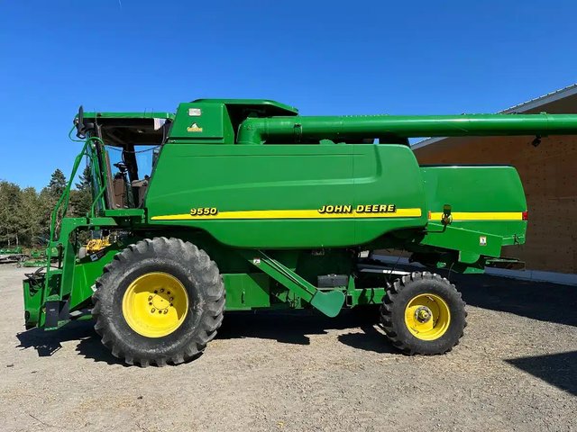 2000 John Deere 9550 Batteuse