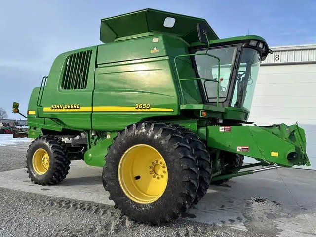 2000 John Deere 9650 Batteuse