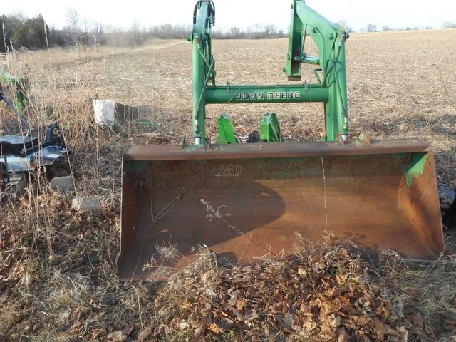 2014 John Deere 620 chargeur frontal