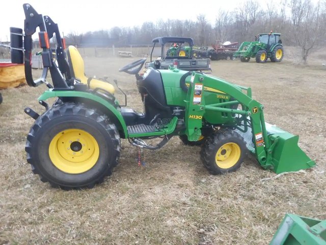 2018 John Deere 2032R Tracteur