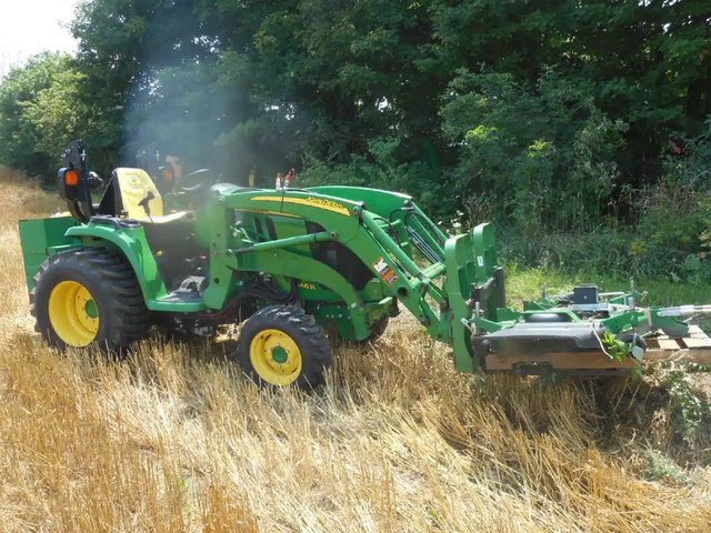 2021 John Deere 3046R Tracteur