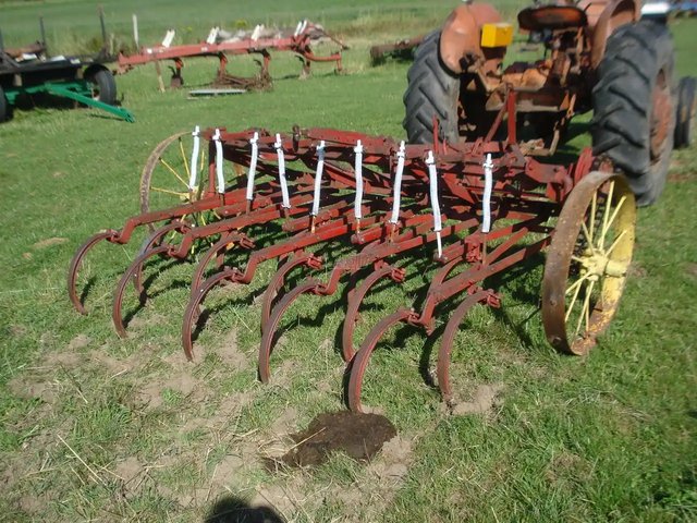 International Harvester 14 Cultivateur