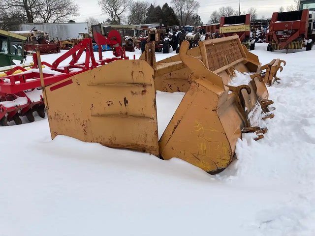 Case Q/A8ft bucket-9.5ft pusher Godet (bucket)