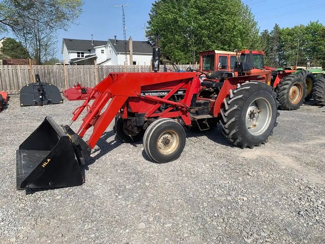 Case IH 495 Tracteur avec chargeur
