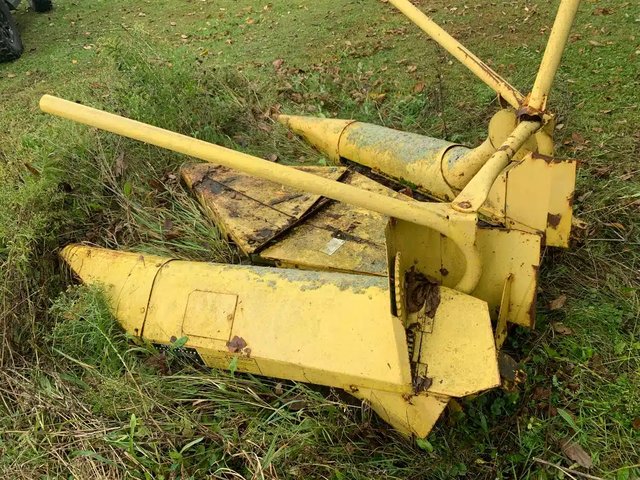 New Holland 822 Nez - Maïs