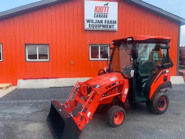 Kioti CS2530H CAB Tracteur