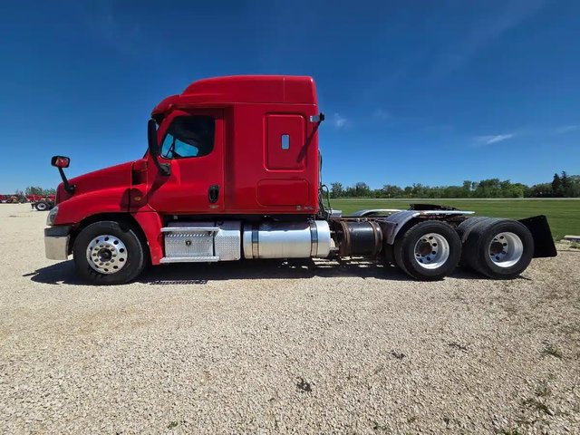 2016 Freightliner CASCADIA 125 Camion dix roues