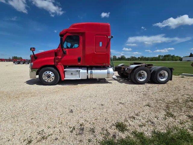 2016 Freightliner CASCADIA 125 Camion dix roues