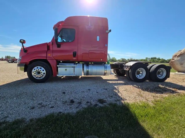 2016 Freightliner CASCADIA 125 Camion dix roues