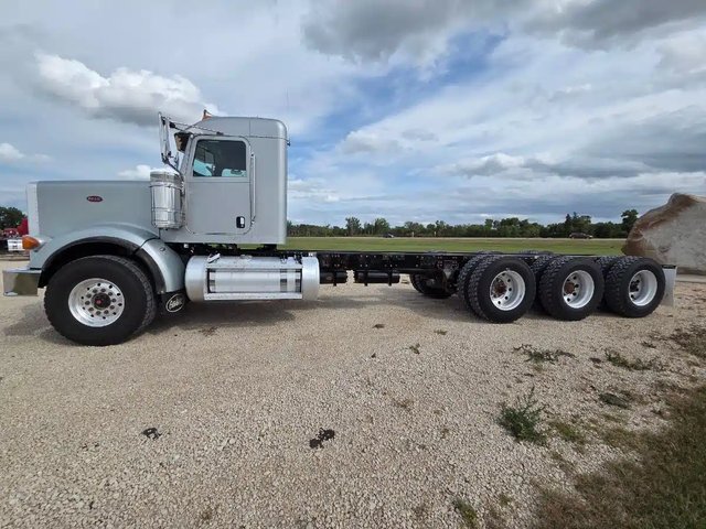2021 Peterbilt 367