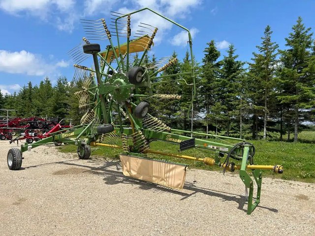 Krone SWADRO 810 râteau