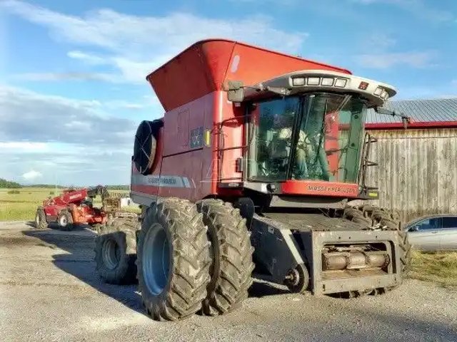 2007 Massey Ferguson 9895 Batteuse