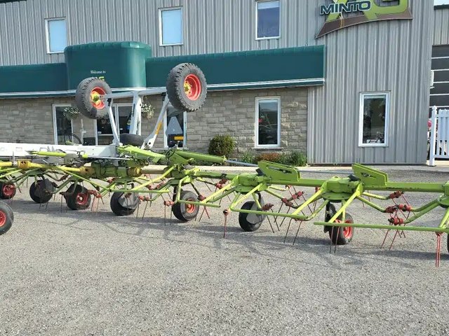 2021 CLAAS VOLTO 1300T Tedder