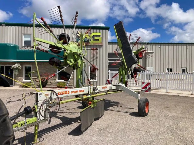 CLAAS Liner 1550 Twin râteau