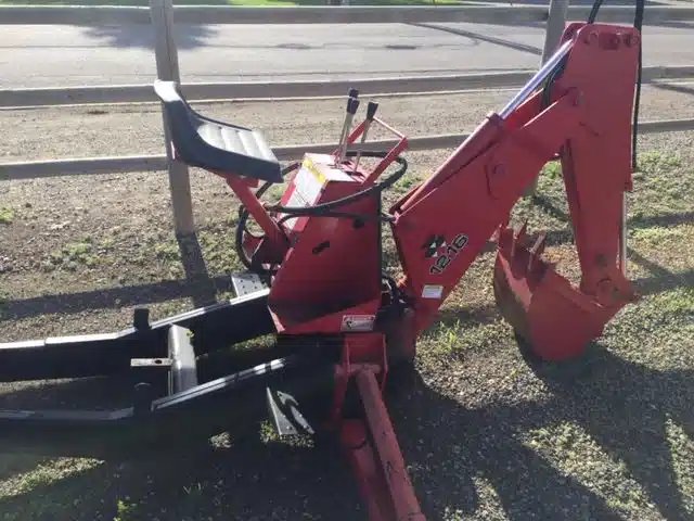 2000 Massey Ferguson 1216 Accessoires pour rétrocaveuse
