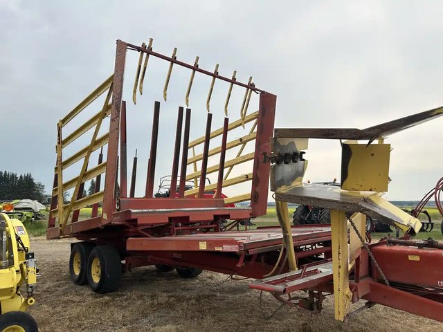 1982 New Holland 1063 Chariot à ballots