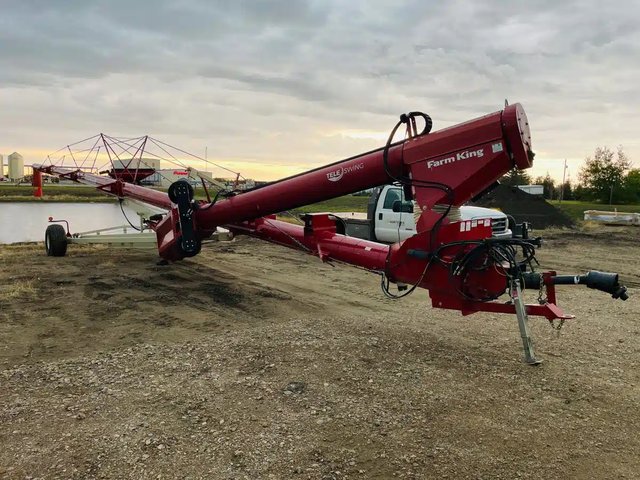 2021 Buhler Farm King 16X104 Vis à grain