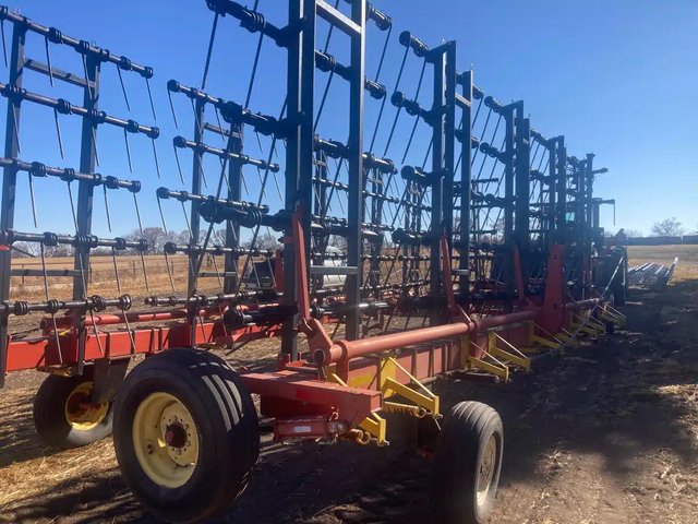2009 Bourgault 7200 Herse