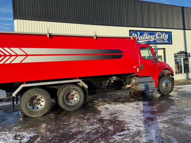 2012 Freightliner M2 camion de grain