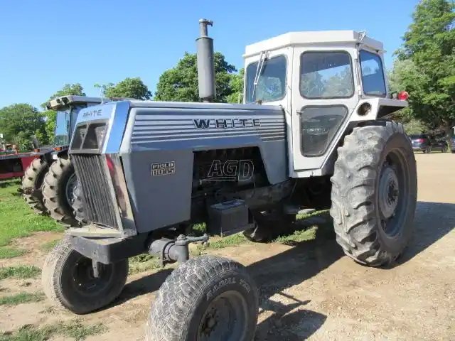 1979 White 2-70 Tracteur