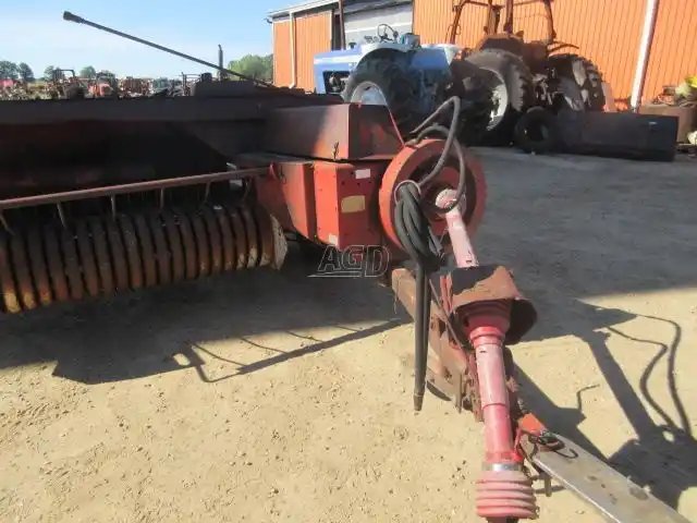 International Harvester 425 presse à balle carrée - petite